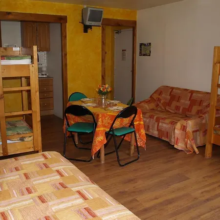 Alojamento de Acomodação e Pequeno-almoço L'abri D'arlos 3*